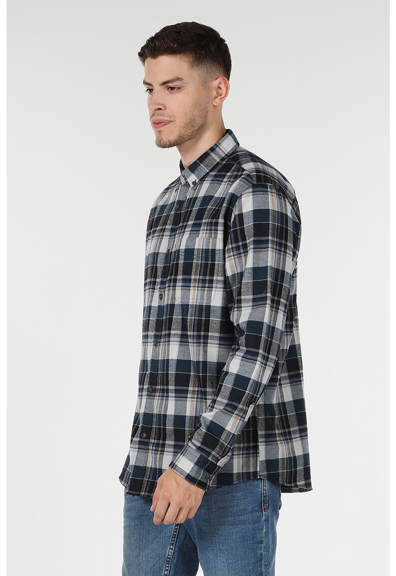 / Други / Карирана риза Oxford с джоб на гърдите: Стилен избор за всеки мъж