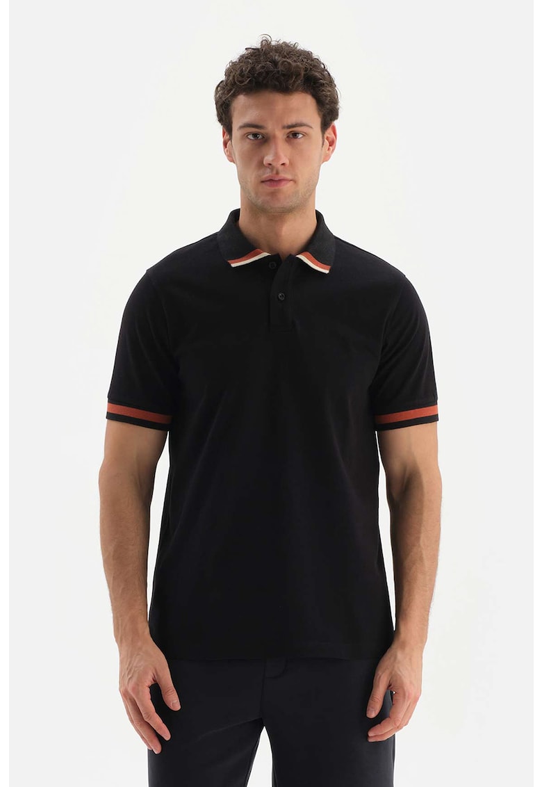 Тениска с памук и яка: Идеалният избор за комфорт и стил 1 / Други / Тениска с памук и яка: Идеалният избор за комфорт и стил