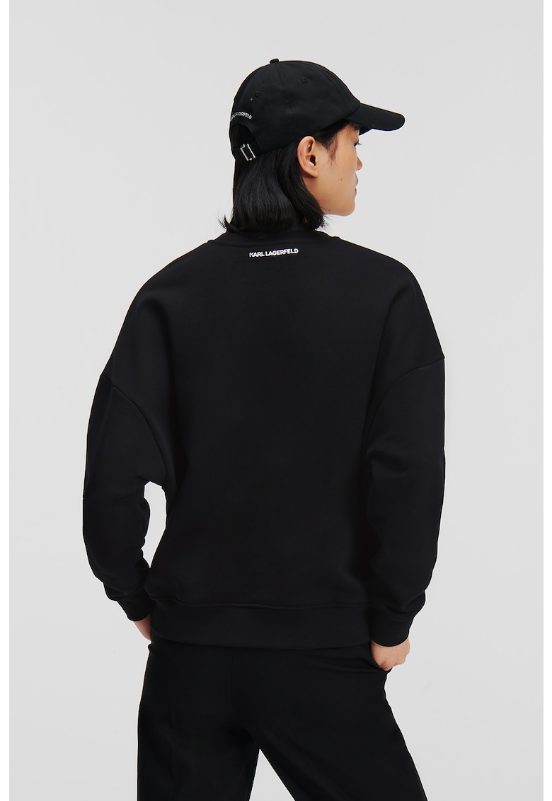 Уголемен пуловер с паднали ръкави – Идеалният избор за модерен и удобен стил 1 / Други / Уголемен пуловер с паднали ръкави – Идеалният избор за модерен и удобен стил