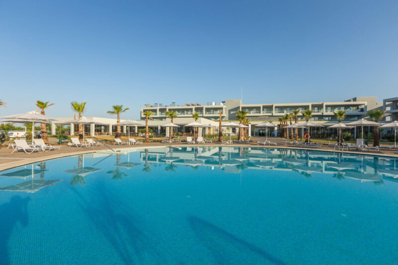 Last minute: 3 нощувки, All Inclusive в хотел Blue Lagoon Queen 5*, Халкидики, Гърция през Юни! Дете до 12.99г. – безплатно! Намаления и отстъпки ЧеренПетък