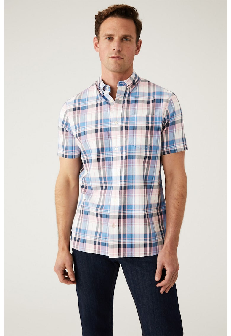 / Други / Карирана риза с джоб на гърдите: Елегантност и функционалност в едно