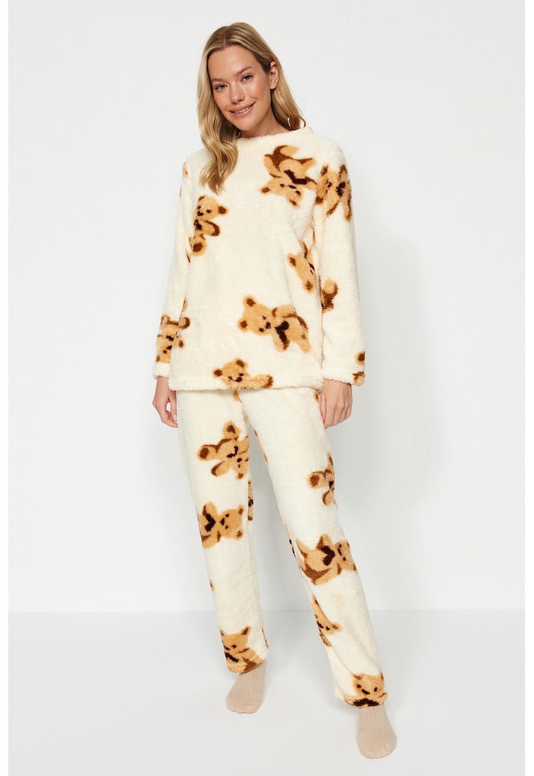 Намаление на модна дамска пижама от Fashiondays - Удобство и стил в едно 1 / Други / Намаление на модна дамска пижама от Fashiondays - Удобство и стил в едно