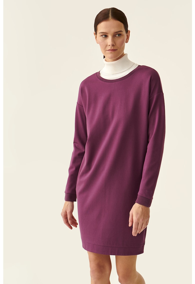 Рокля тип суитшърт със свободна кройка: Стил и комфорт в едно 1 / Други / Рокля тип суитшърт със свободна кройка: Стил и комфорт в едно