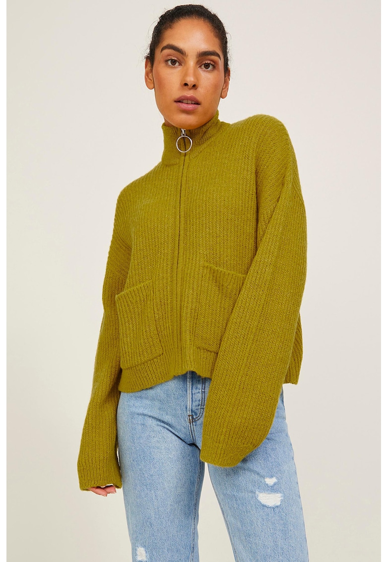 / Други / Свободна жилетка с цип: Елегантност и удобство в едно