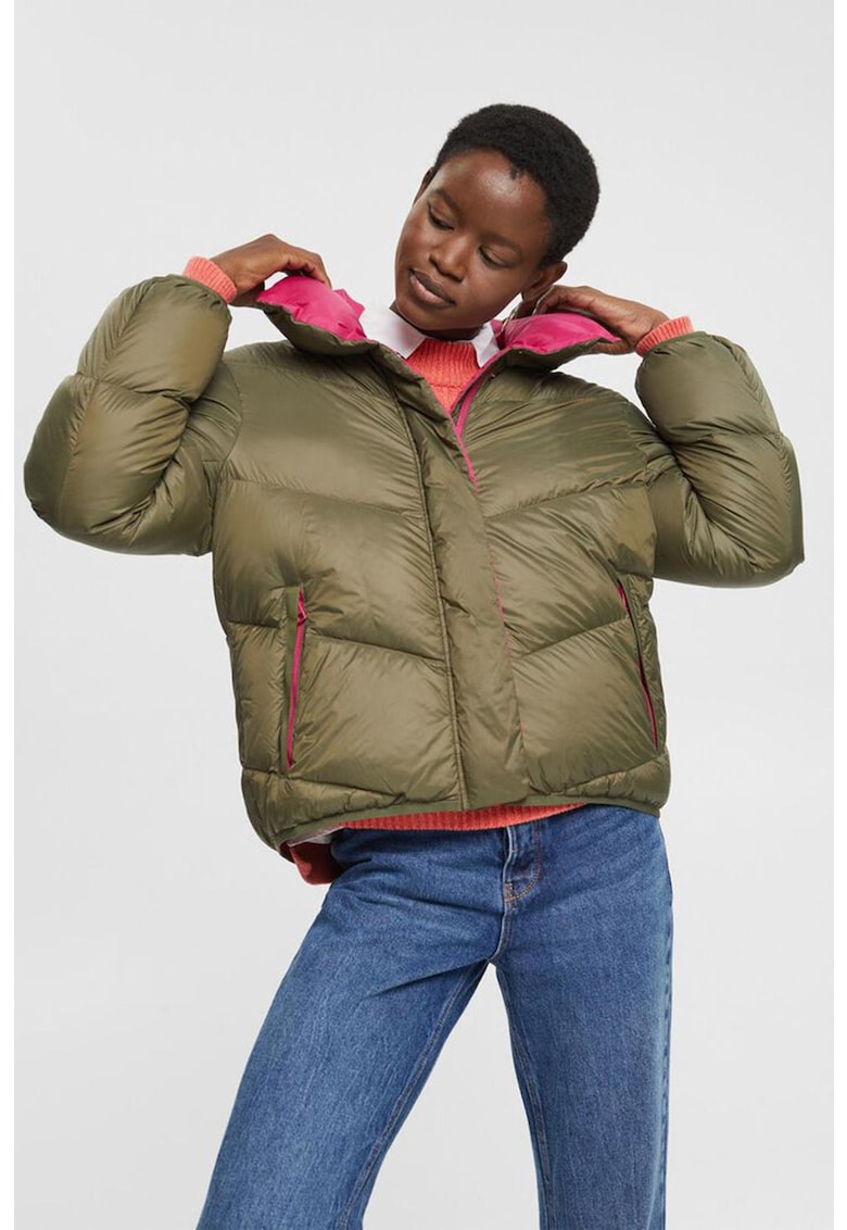 Зимно яке с висока яка: Идеалният избор за студените дни 1 / Други / Зимно яке с висока яка: Идеалният избор за студените дни