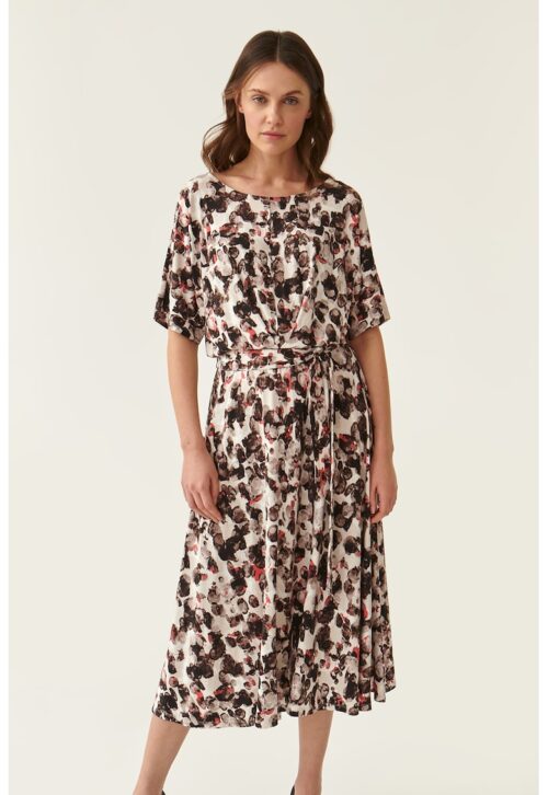 Среднодълга рокля с десен в бял, черен и корал