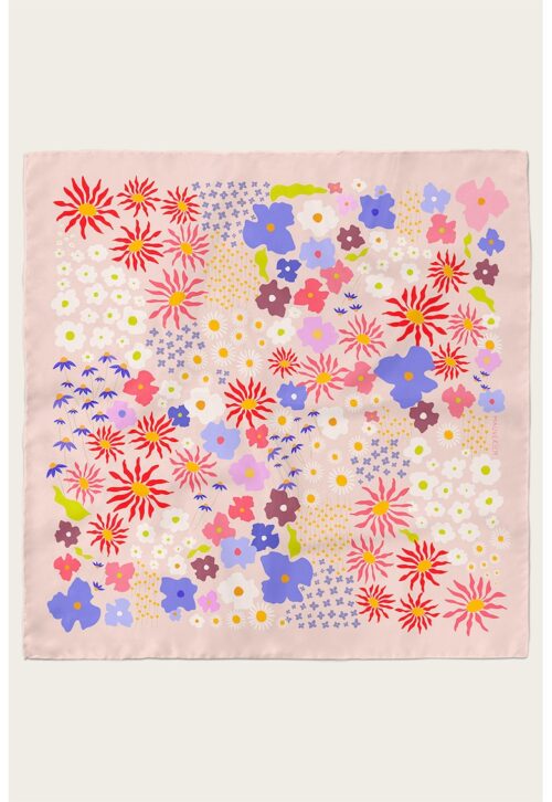 Копринен флорален шал с размер 90 на 90 см в бежово, аленочервено и светлосиньо