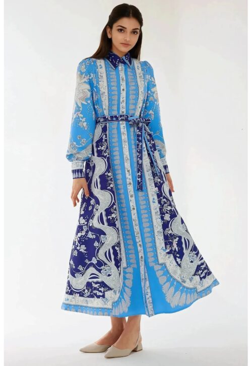 Синя рокля с дълъг ръкав