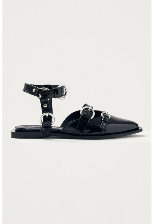 Черни пантофки с каишка на глезена от лачена кожа с плоска подметка