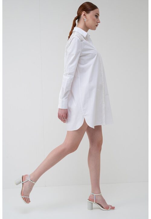 Бяла памучна рокля тип риза с дълъг ръкав от органичен памук