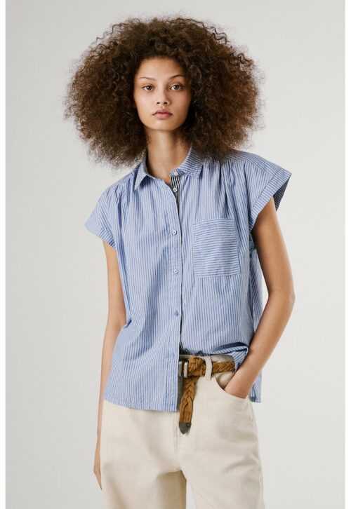 Раирана риза с къси ръкави в бял и тъмносин цвят