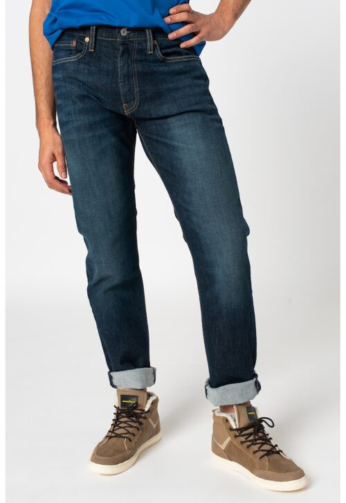 Тъмносини дънки 502™ със стеснен крачол и захабен ефект