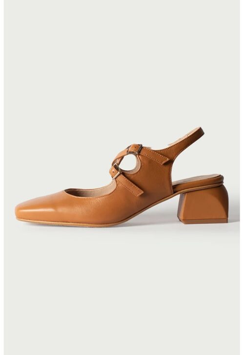 Кожени кафяви лачени обувки с квадратен връх и масивен ток