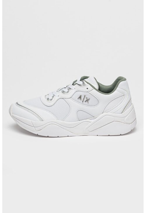 Спортни обувки бял сребрист с мрежести зони и връзки