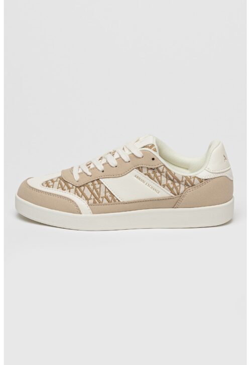 спортни обувки с бродирано лого в бежов и мръснобял цвят