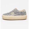 GOLDEN GOOSE Кожени маратонки Sky Star – Избеляло черно/Светло бежово Намаления и отстъпки 2 Маратонки Space Classic светло сиви сребристи - стилни и удобни спортни обувки