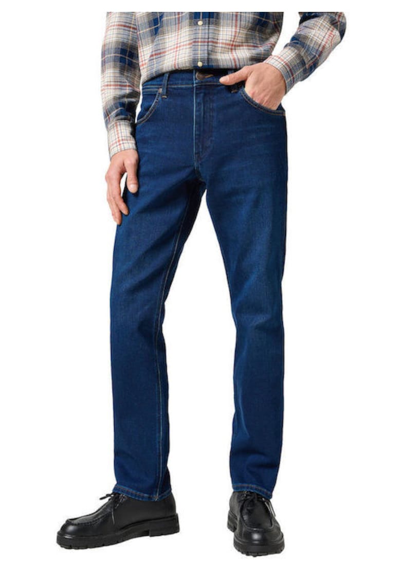 Wrangler Мъжки дънки Greensboro – тъмносини – за ежедневно и официално облекло Намаления и отстъпки 3 Мъжки дънки Greensboro в тъмносин цвят за ежедневно и официално облекло